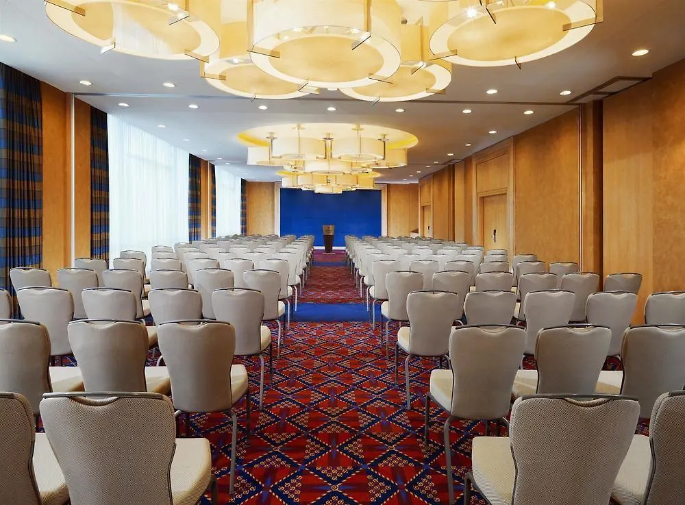 Sheraton Poznan Hotel 5*,