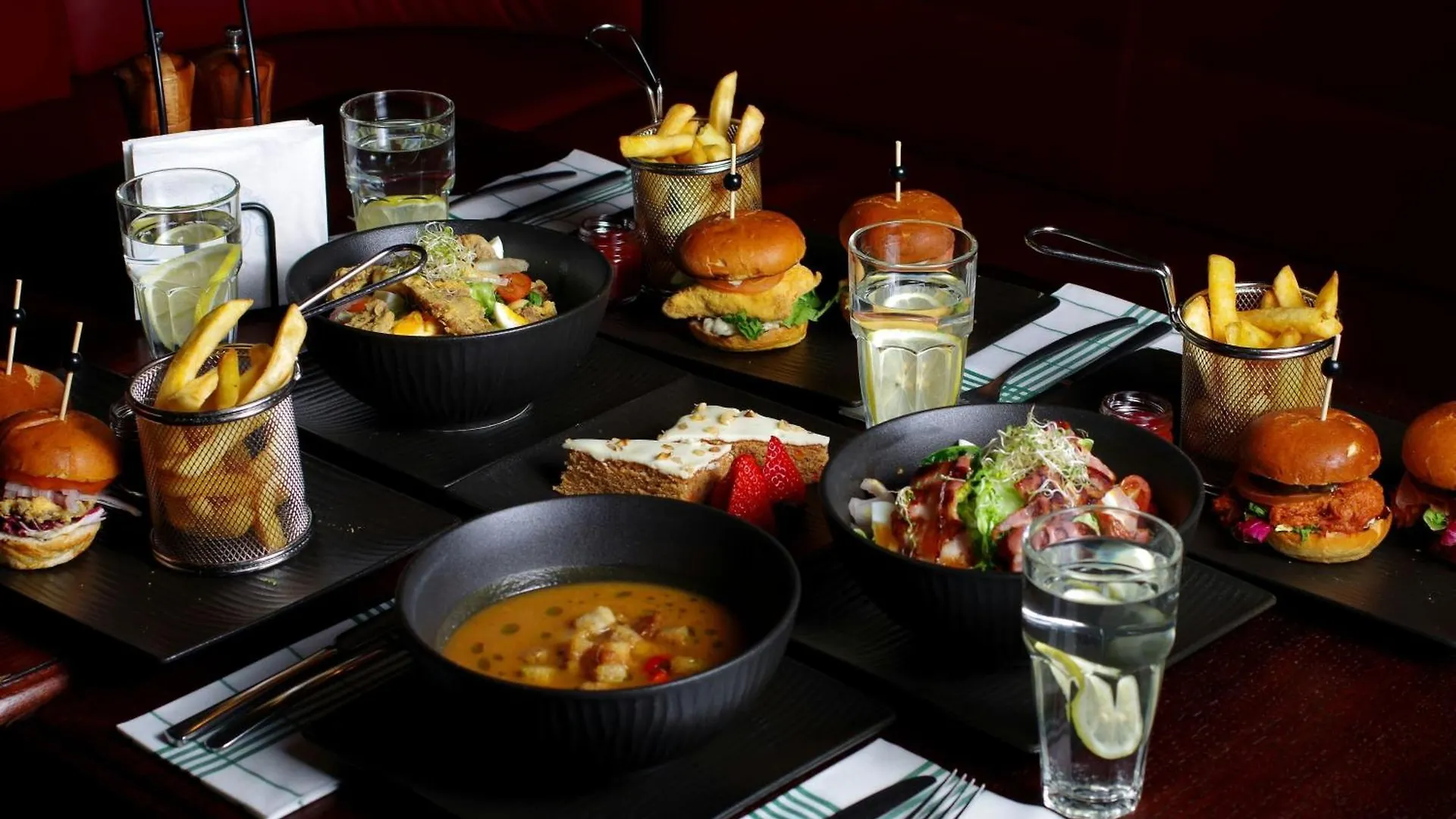 Sheraton Poznan Hotel 5*,